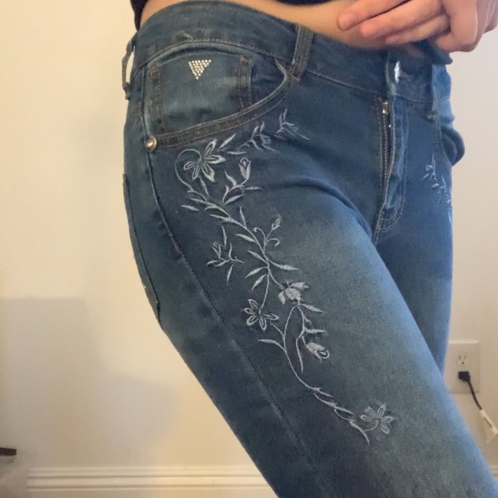 Guess Low-rise embroidered Y2K jeans